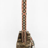 APUNU Bucket Bag Large Furry Cream