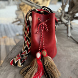 Bolso bucket de cuero rojo hecho a mano Joaquina Cayetana