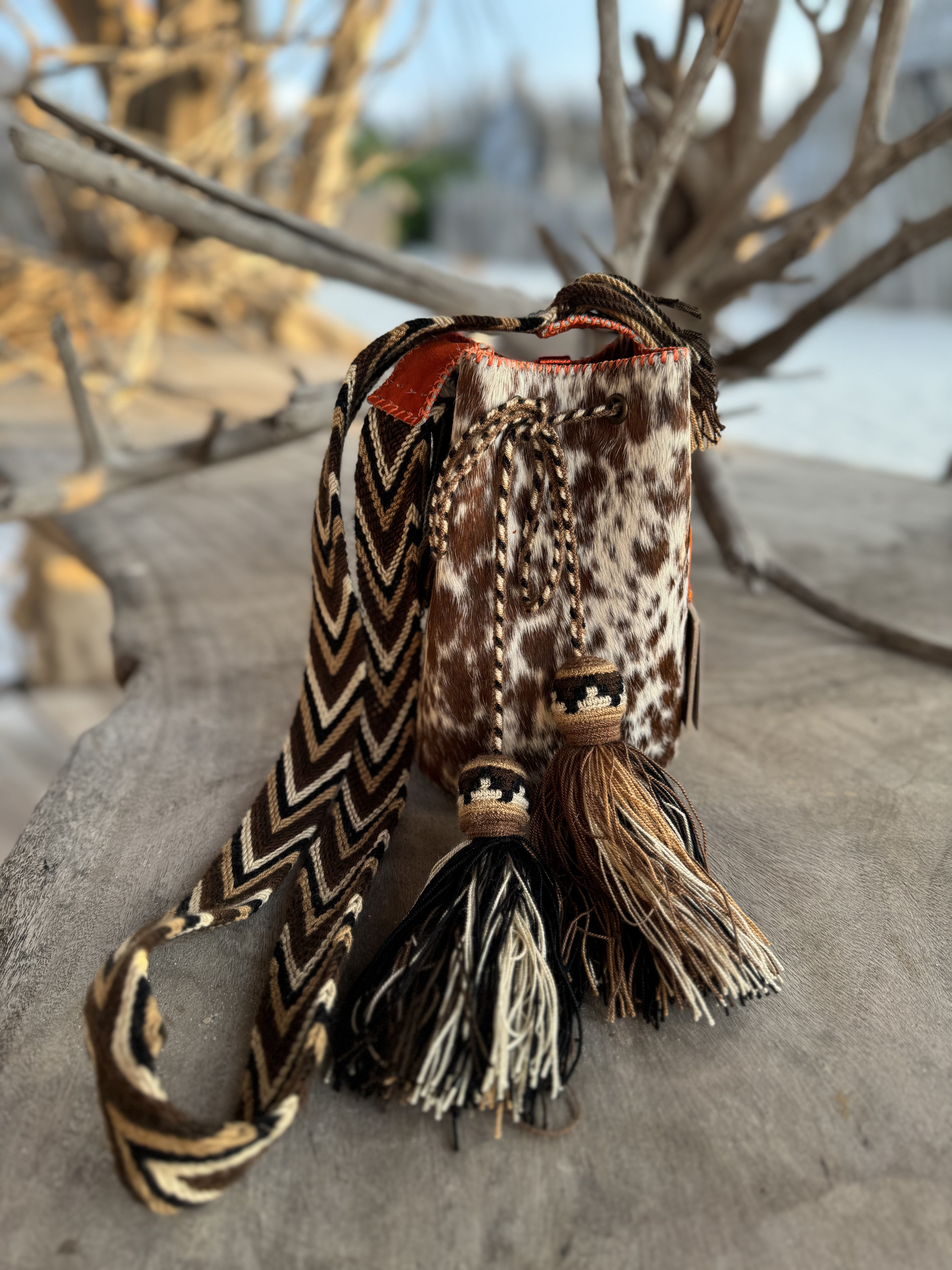 Bucket Bag pequeño naranja y cow print hecho a mano Joaquina Cayetana